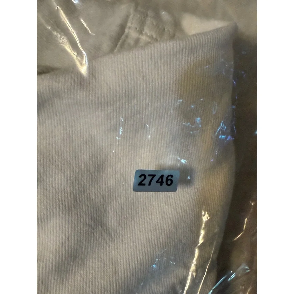 Levis closure welt